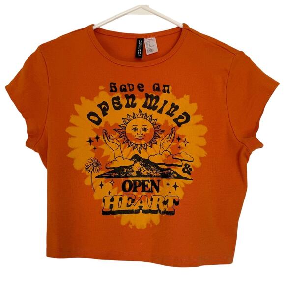 Divided Graphic Crop T-Shirt "Have an Open Mind and Open Heart" - Picture 1 of 6